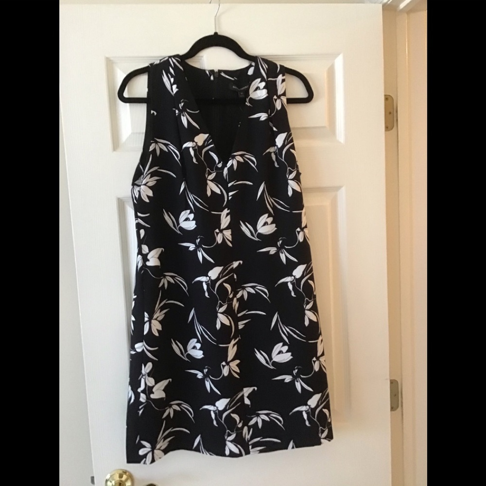 V-neck summer dress